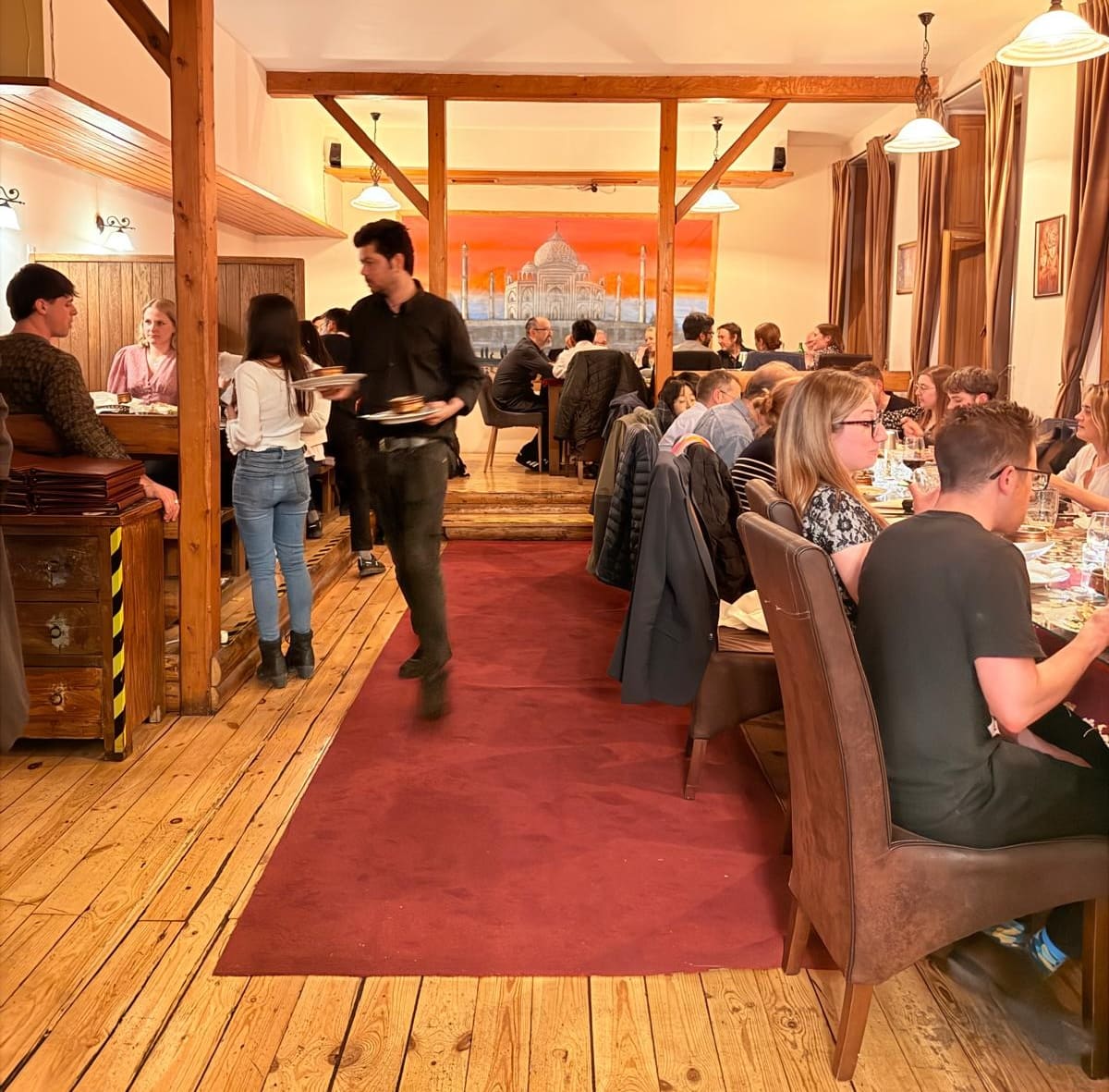 Taaj Palace dining room